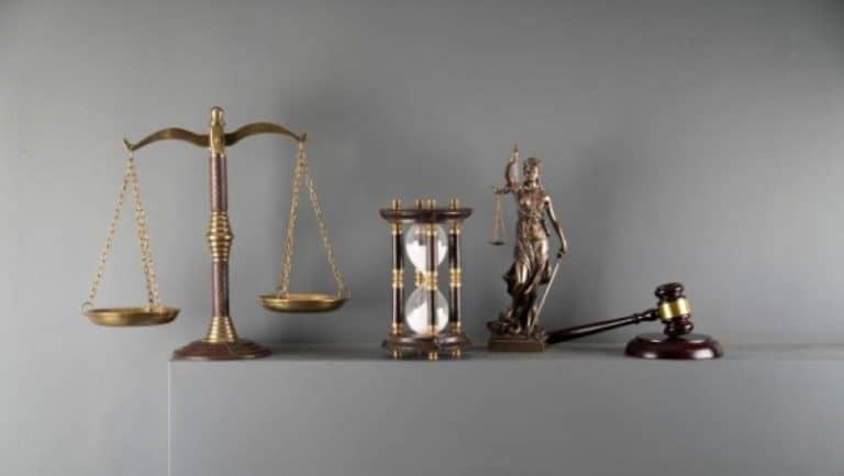 עורך דין דיני עבודה עובדי מדינה